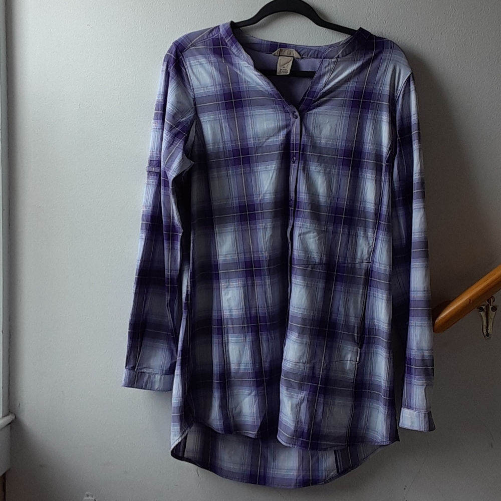 Beautiful plaid shirt size medium